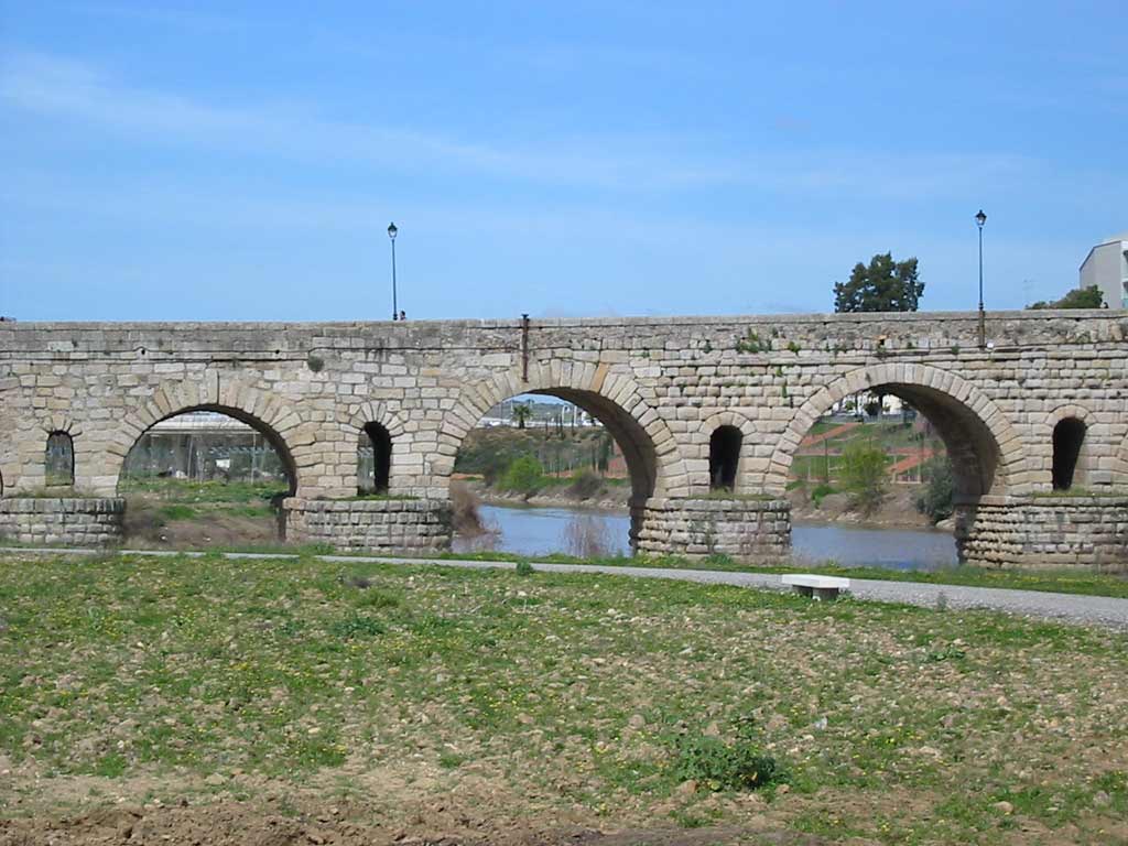 Pont romà - entrada a Mérida