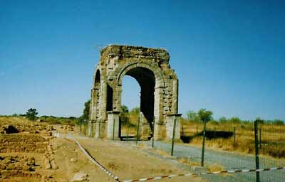 Arc de Caparra- Asentament romà